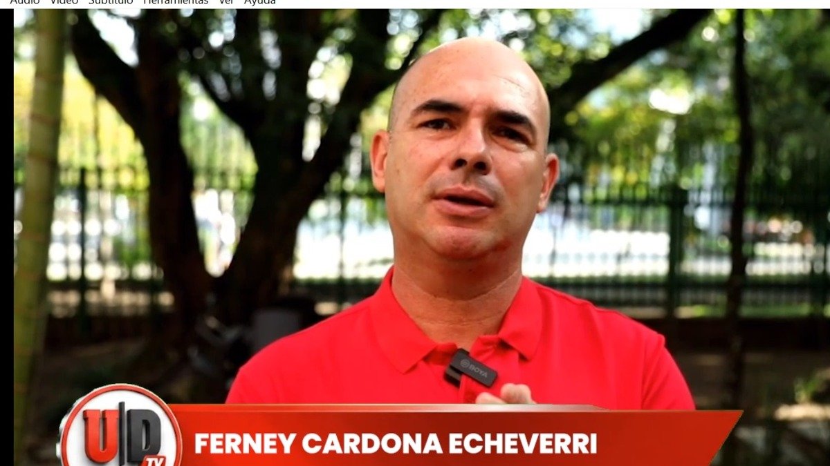 Ferney Cardona Echeverri, subgerente de Fomento y Desarrollo Deportivo de Indeportes Antioquia, durante entrevista con Urabá Deportivo
