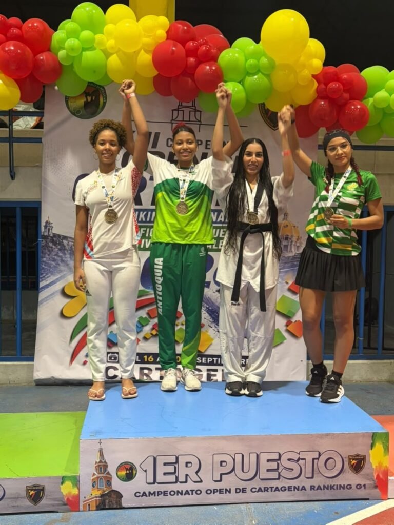 Joselyn Gómez en el podio del Open de Cartagena 2026